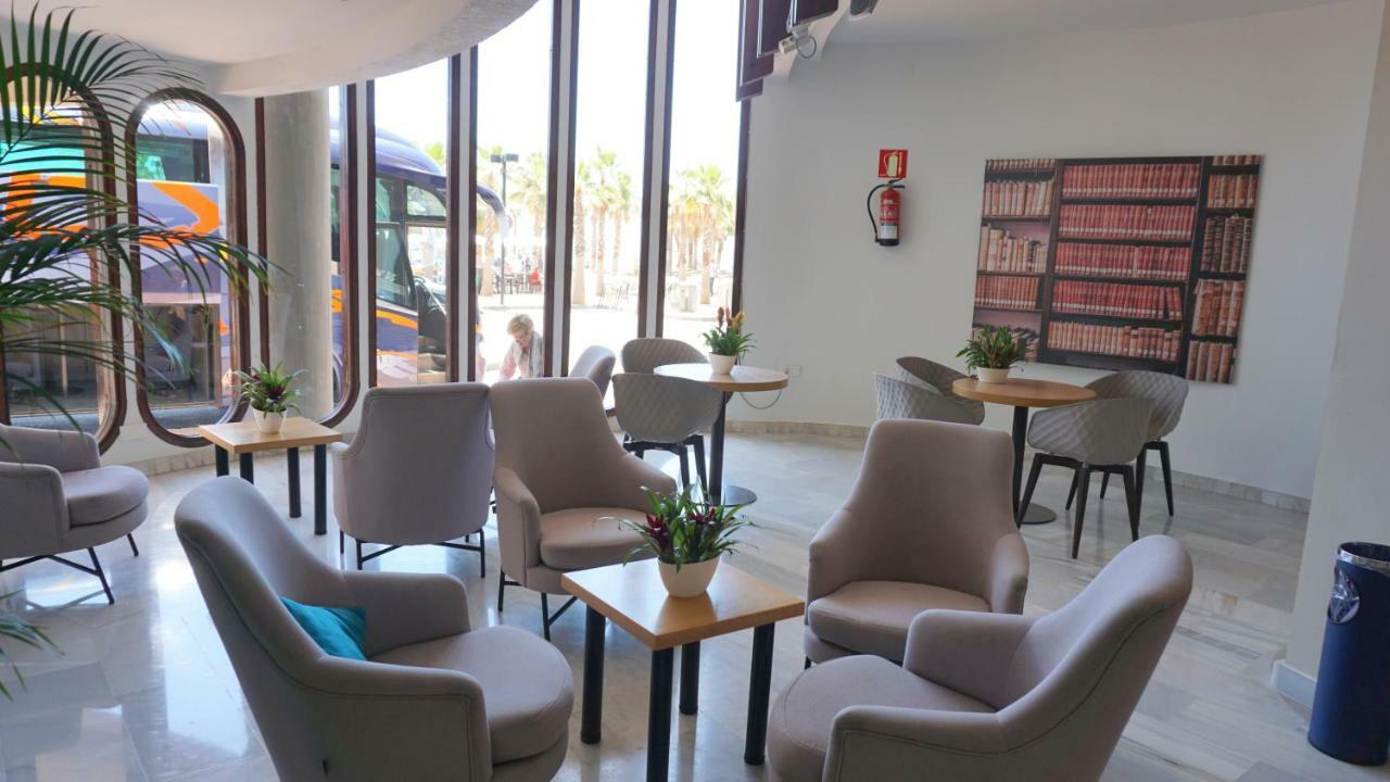 Beachfront Apartment In Fuengirola With Sea Views Exteriör bild