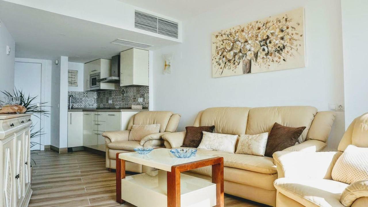 Beachfront Apartment In Fuengirola With Sea Views Exteriör bild