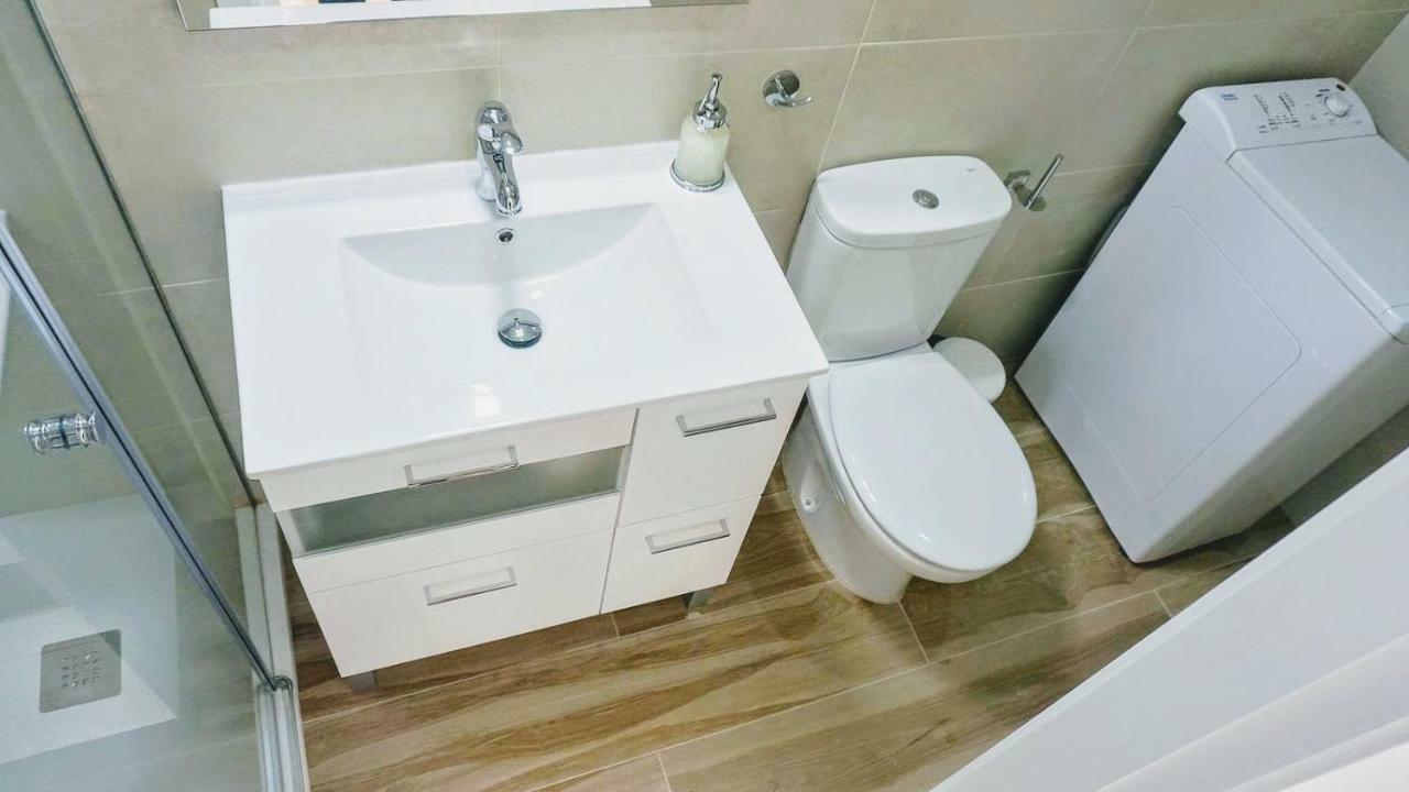 Beachfront Apartment In Fuengirola With Sea Views Exteriör bild